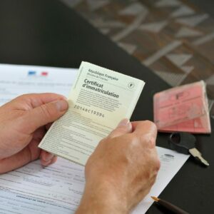 Passer un Véhicule en Société : Quelles Conséquences sur l’Homologation ?